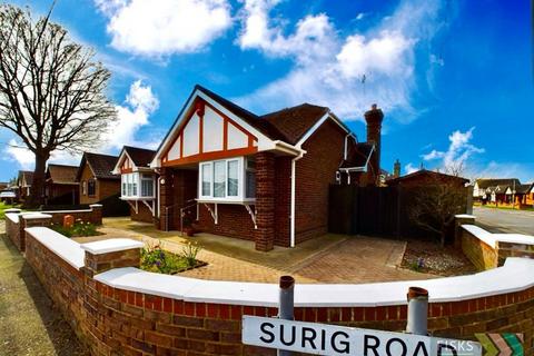 3 bedroom detached house for sale - Surig Road, Canvey Island, SS8