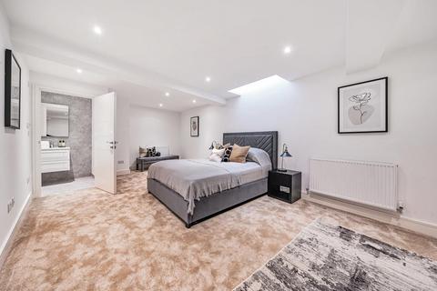 2 bedroom flat for sale - Putney Bridge Road, London