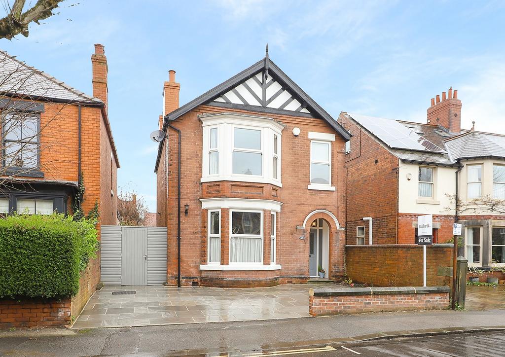 CHESTERFIELD, Chesterfield S40 4 bed detached house for sale £540,000