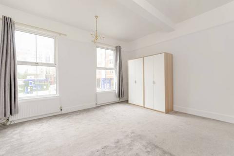 2 bedroom maisonette to rent - Fulham Road, Moore Park Estate, London, SW6