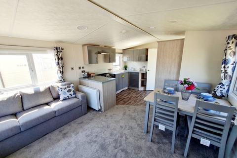 2 bedroom static caravan for sale, Felixstowe Beach Caravan Park, Felixstowe IP11