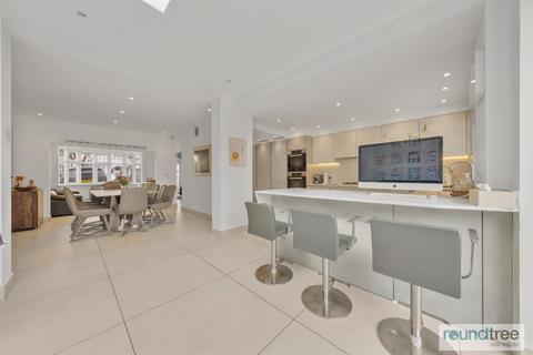 4 bedroom house for sale, Holders Hill Crescent, Hendon NW4