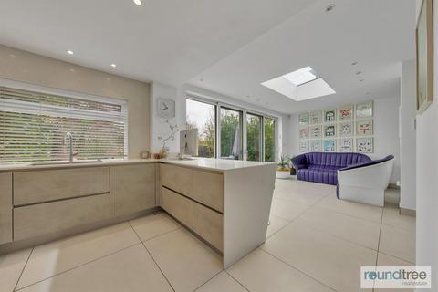 4 bedroom house for sale, Holders Hill Crescent, Hendon NW4