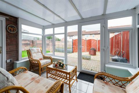 2 bedroom end of terrace house for sale, Gladstone Drive, Hereford