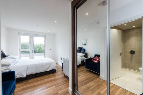 2 bedroom flat for sale, Collet House, Nine Elms Point, Nine Elms, London, SW8
