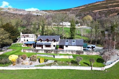 3 bedroom detached house for sale, Sun Bank, Llangollen, LL20