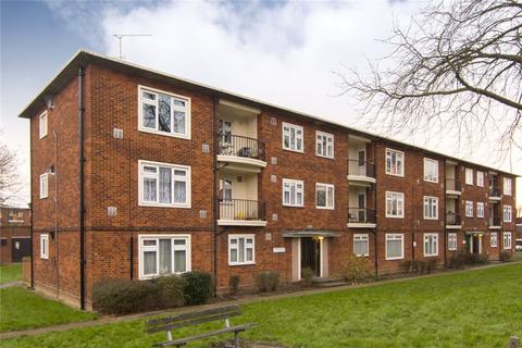 9 Priory Close, London, E18 2QT