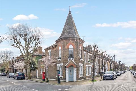 2 bedroom apartment for sale, Eversleigh Road, SW11