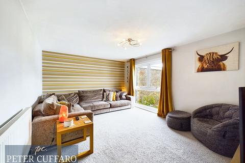 24 The Maples, Harlow, CM19 4QY