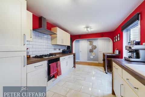 24 The Maples, Harlow, CM19 4QY