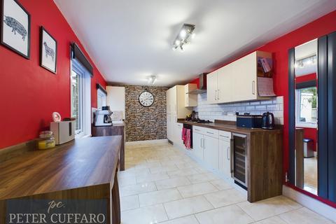 24 The Maples, Harlow, CM19 4QY