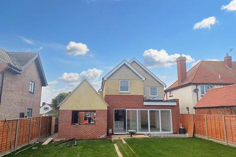 6 bedroom detached house for sale, Upper Third Avenue, Frinton-on-Sea CO13