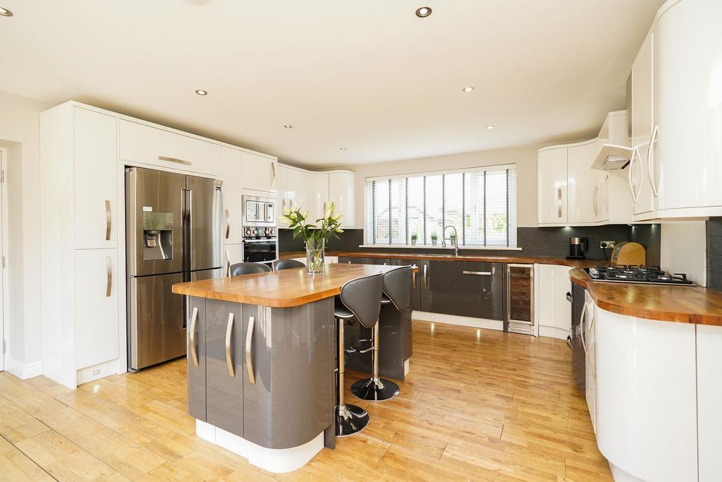 Wales, Sheffield S26 4 bed detached house for sale £625,000