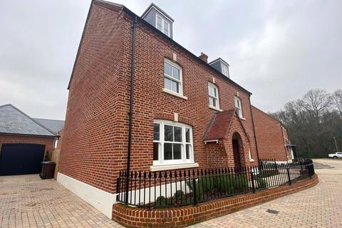 5 bedroom detached house for sale, Mountbatten Park, Hoe Lane, North Baddesley, Hampshire, SO52