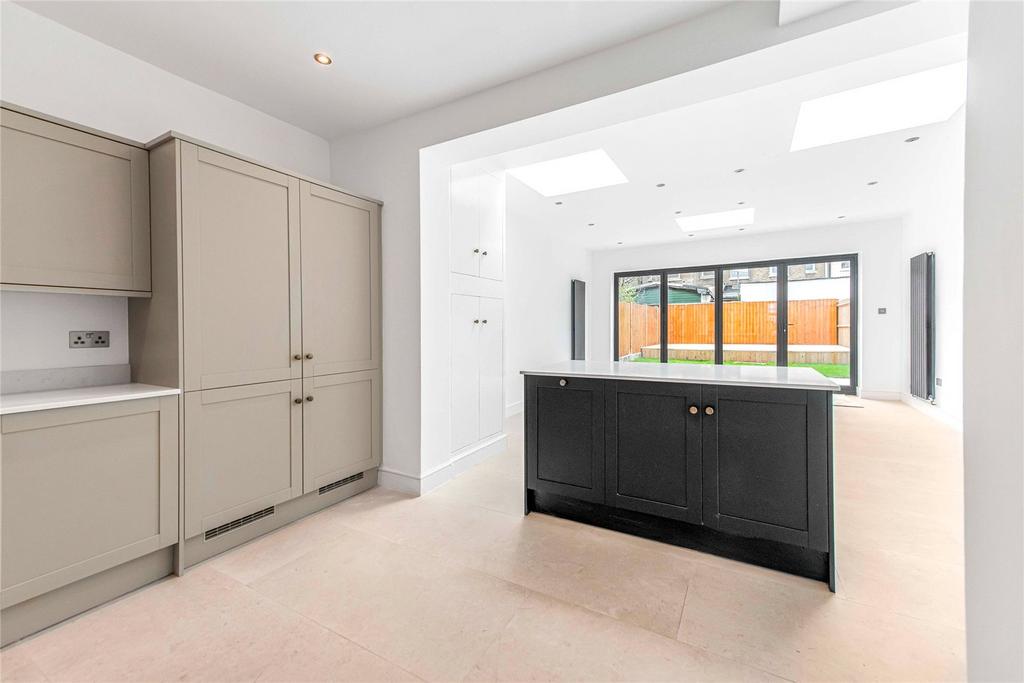 Caithness Road, Mitcham, CR4 4 bed terraced house for sale £750,000