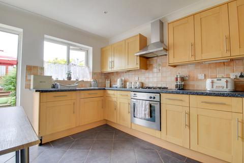 4 bedroom detached house for sale, Sea Approach, Warden ME12