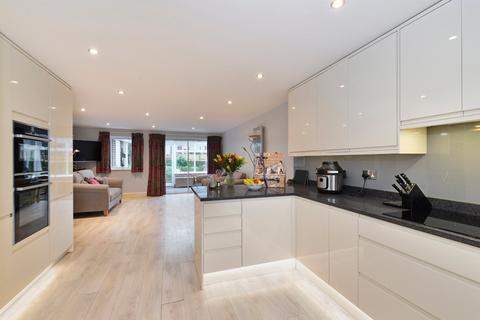 3 bedroom end of terrace house for sale, Newlands, Godalming GU8