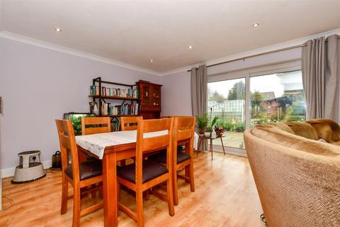 Glencairn Green Lane, Whitfield, Dover, CT16 3ER