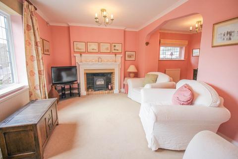 2 bedroom detached house for sale, Shrubbery Avenue-Beautifully Presented