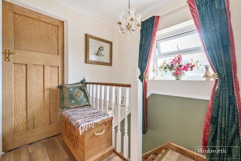 13 Cedar Close, Bagshot, GU19 5AB