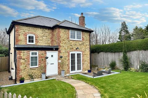 2 bedroom cottage for sale, South Grove, Petworth, GU28