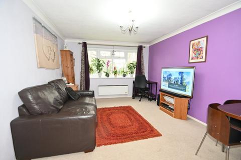 2 bedroom apartment for sale, Shelton Court, Langley, Berkshire, SL3