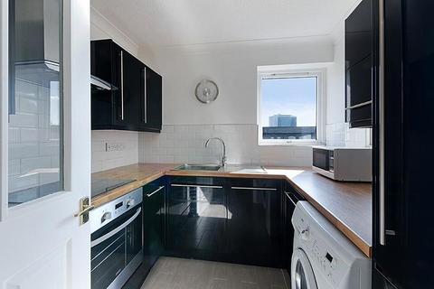 2 bedroom flat to rent - Hooper Street, Aldgate, London, E1