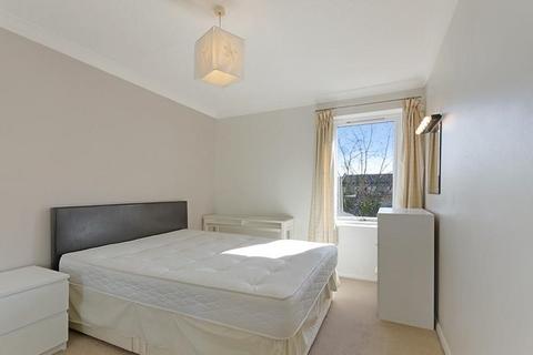 2 bedroom flat to rent - Hooper Street, Aldgate, London, E1
