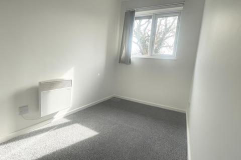 2 bedroom flat to rent, Smith Field Road, Alphington, Exeter, EX2