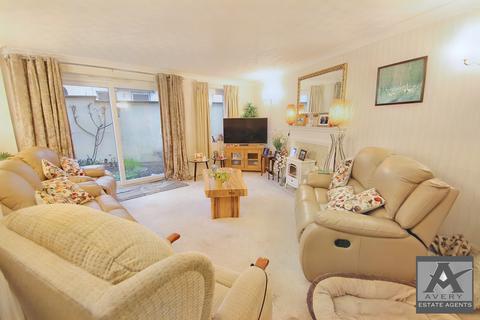 2 bedroom flat for sale, Madeira Court, BS23