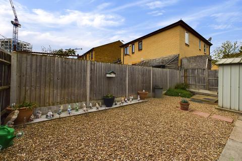 50 Camelot Close, London, SE28 0ET
