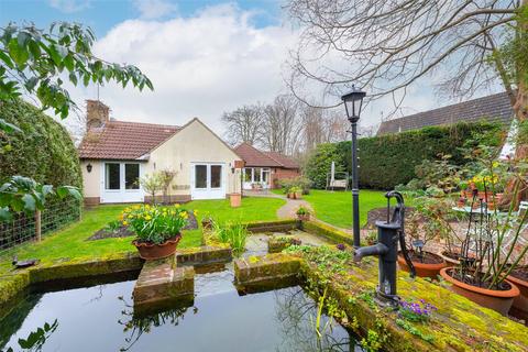 3 bedroom bungalow for sale, Tindal Close, Yateley GU46