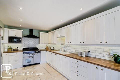 6 Heathfields, Eight Ash Green, Colchester, CO6 3QP