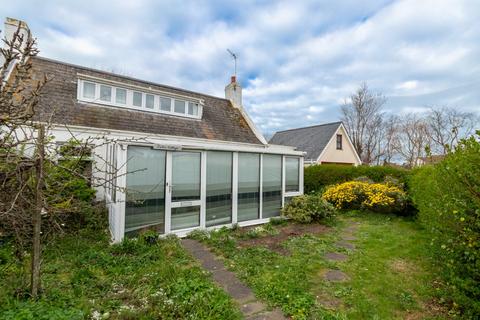 3 bedroom semi-detached house for sale, Rocque Es Roussee, Vale, Guernsey