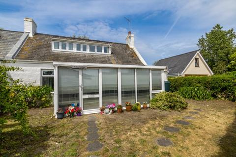 3 bedroom semi-detached house for sale, Rocque Es Roussee, Vale, Guernsey