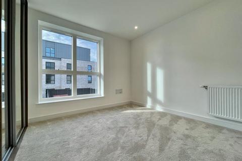 1 bedroom flat to rent - Edwin House, The Green Quarter, Southall, London UB1