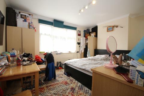 2 bedroom flat for sale - Riverside Gardens, Wembley, Middlesex HA0