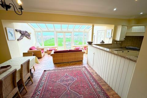 4 bedroom cottage to rent, TITCHWELL - Spacious 4 Bed, 3 Bathroom House. Well Presented, with views to Titchwell Creek