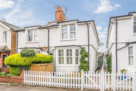 27 Summer Gardens, East Molesey, KT8 9LT