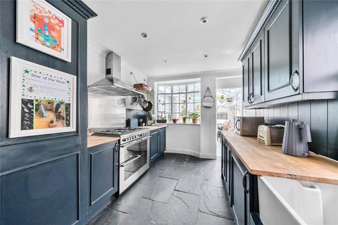 27 Summer Gardens, East Molesey, KT8 9LT