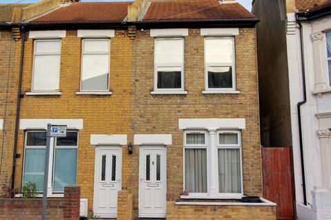 2 bedroom terraced house to rent - Kent Villas, Southend On Sea SS1