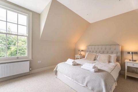 3 bedroom flat to rent, Hillview Road, Mill Hill NW7