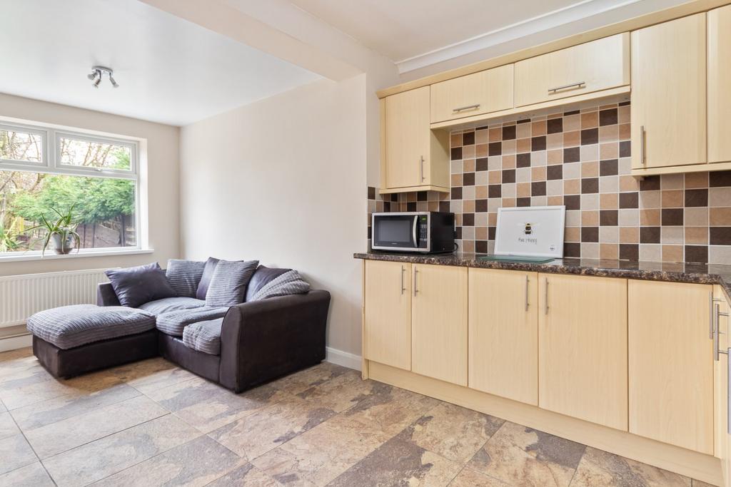 Kitchen/Dining Area