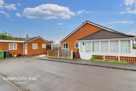 2 bedroom semi-detached bungalow for sale, Ash Lea Drive, Telford