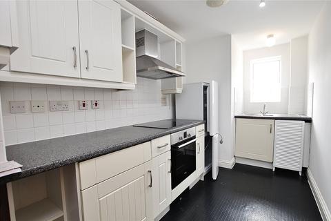 2 bedroom flat for sale - Tudor Way, Knaphill, Woking GU21