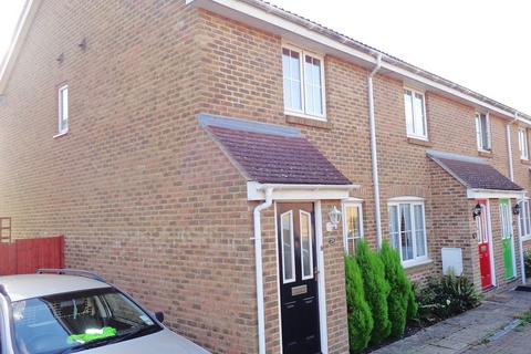 2 bedroom end of terrace house to rent - West Cheshunt