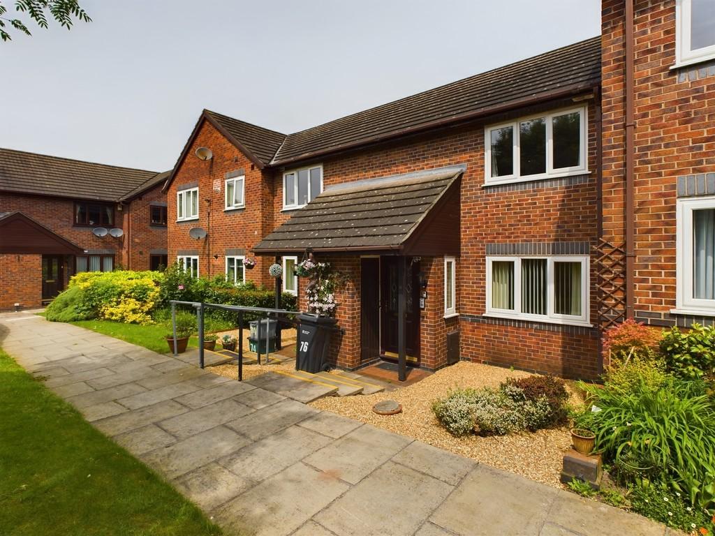 Pearl Lane, Vicars Cross 2 bed apartment for sale £115,000