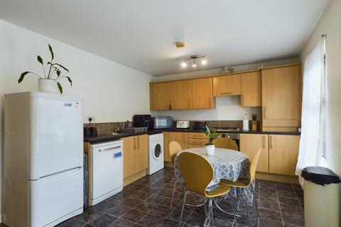 Barnsley - 2 bedroom ground floor flat for sale