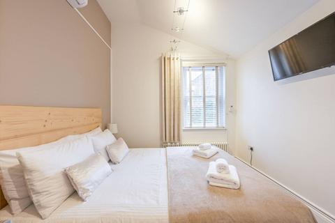 3 bedroom house to rent - Westferry Road, Isle Of Dogs, London, E14