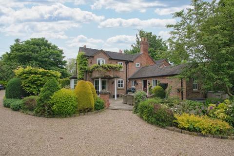 3 bedroom cottage for sale, Ashbourne Road, Sudbury, Ashbourne